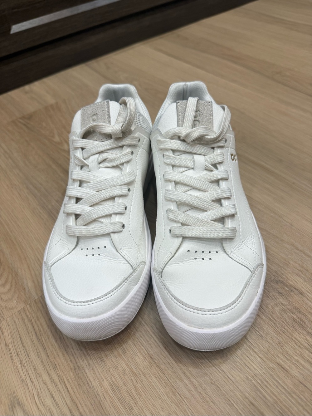 White Women’s On Cloud Rogers Sneakers